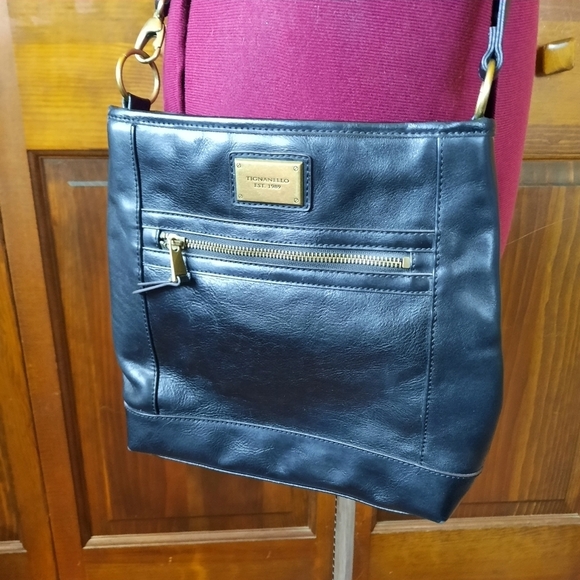 Tignanello black genuine leather flat pocket crossbody purse - Picture 4 of 14